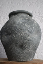 Load image into Gallery viewer, Elowen Vase