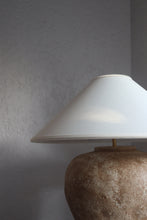 Load image into Gallery viewer, Caldera Lamp in Brown