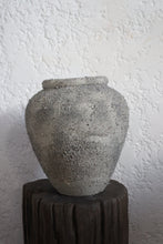 Load image into Gallery viewer, Thessalia Vase