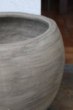 Load image into Gallery viewer, Sorrel Planter in Vintage