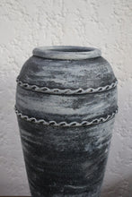 Load image into Gallery viewer, Bastille Vase in Black