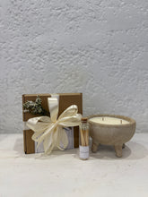 Load image into Gallery viewer, Austin Candle - Cedar and Lavender