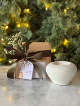 Load image into Gallery viewer, Lunara Decorative Scented Candle (White Tea)