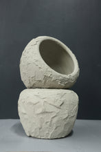 Load image into Gallery viewer, Cordelia Vase