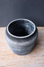 Load image into Gallery viewer, Cassian Clay Vase in Black & White