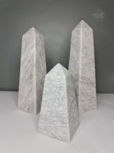 Load image into Gallery viewer, Marble Obelisks -White