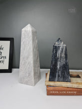 Load image into Gallery viewer, Marble Obelisks -White