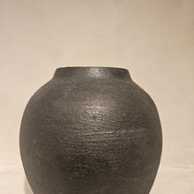 Load image into Gallery viewer, Amelia Vase
