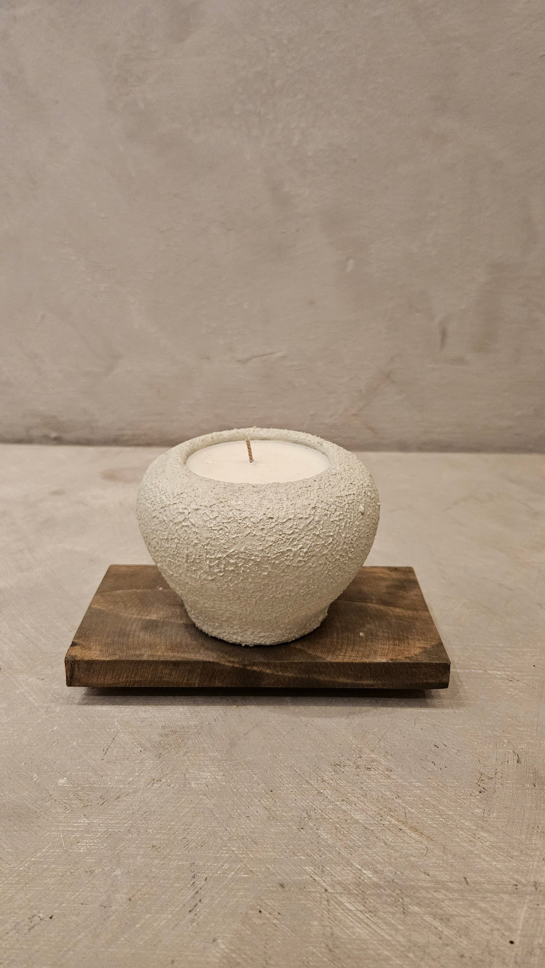 Lunara Decorative Scented Candle (White Tea)
