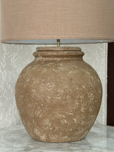 Load image into Gallery viewer, Terrona Lamp

