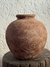 Load image into Gallery viewer, Noir Vase in White Terracotta
