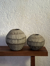 Load image into Gallery viewer, Charlotte Vase in Vintage
