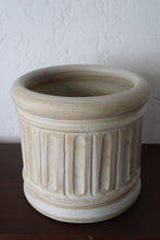 Load image into Gallery viewer, Stelle Vase
