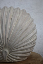Load image into Gallery viewer, Noah Shell Vase
