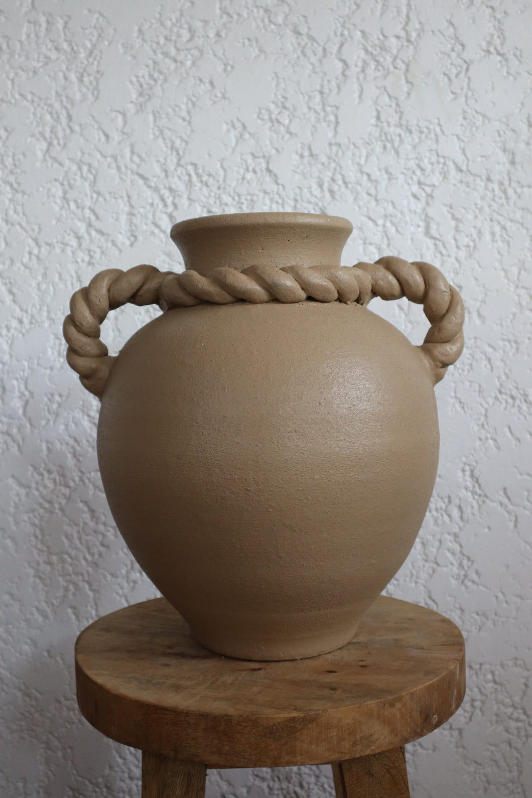 Norman Vase in Beige