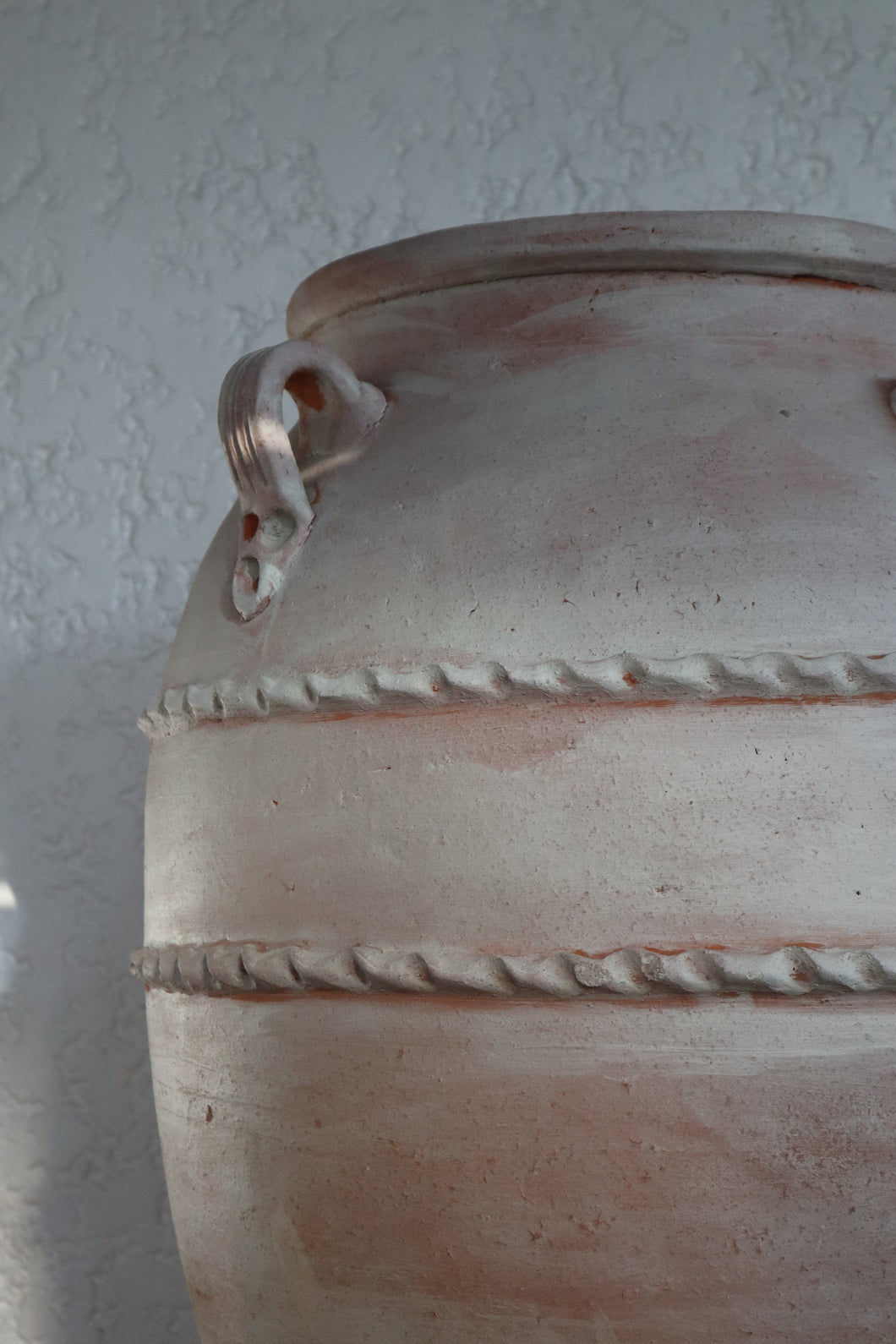 Vala Jar in White Terracotta (with handle)