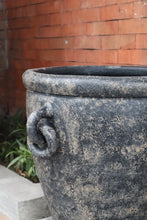 Load image into Gallery viewer, Bastion Planter
