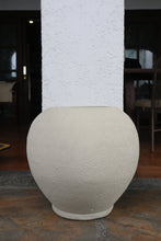Load image into Gallery viewer, Harbor Textured Planter in White

