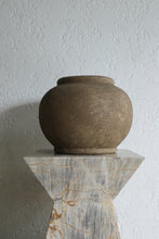 Load image into Gallery viewer, Pietra Marble Stool
