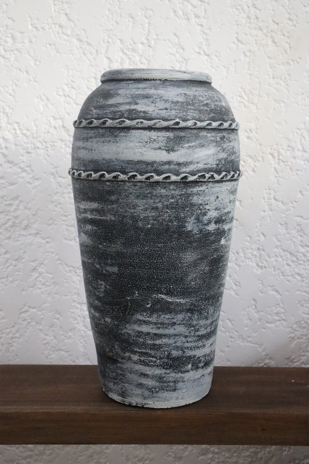 Bastille Vase in Black