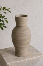 Load image into Gallery viewer, Wren Vase - Vintage
