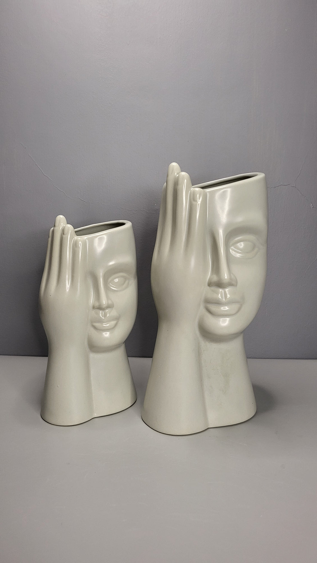 Face Vase Light Gray