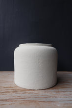 Load image into Gallery viewer, Cassian Clay Vase in White
